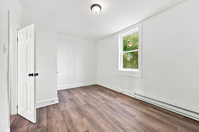 Building Photo - 5506 Linmore Ave