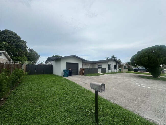 Building Photo - 11611 SW 122nd Ave