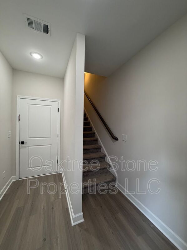 Building Photo - 2589 Ocean Dr NW