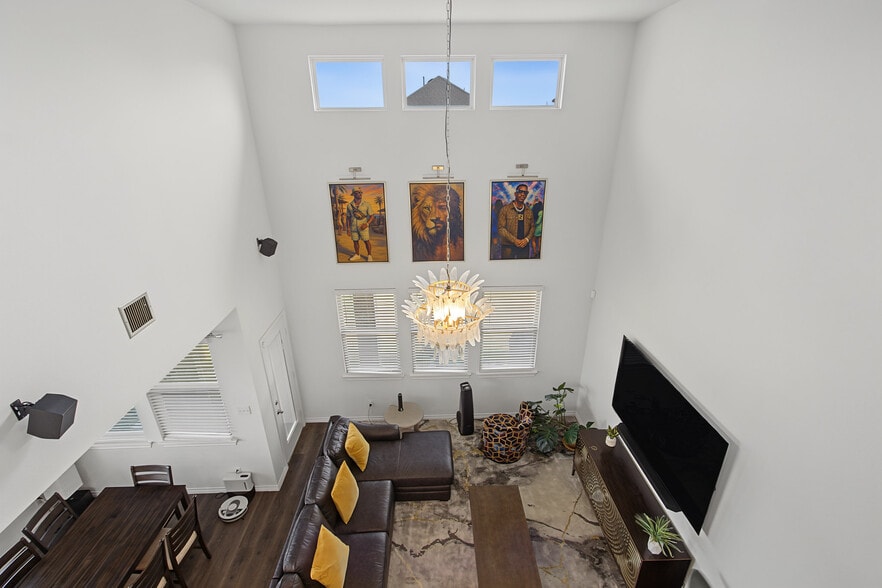 Building Photo - Room in Single Family Home on Gallop Dr