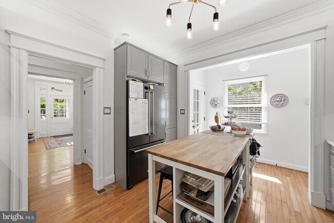 Building Photo - 3357 Stuyvesant Pl NW