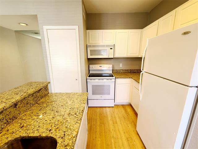 Building Photo - 2002 N Fitzhugh Ave