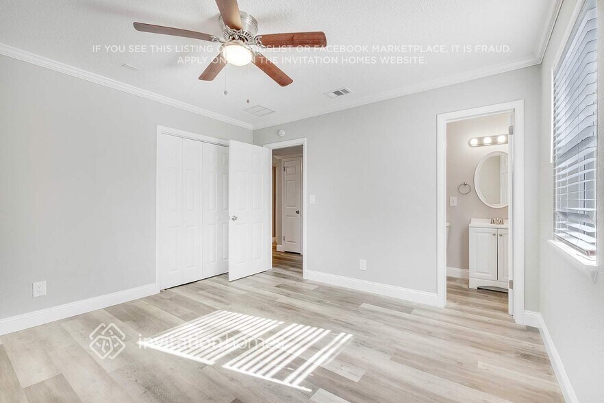 Building Photo - 6266 Shady Oak Dr