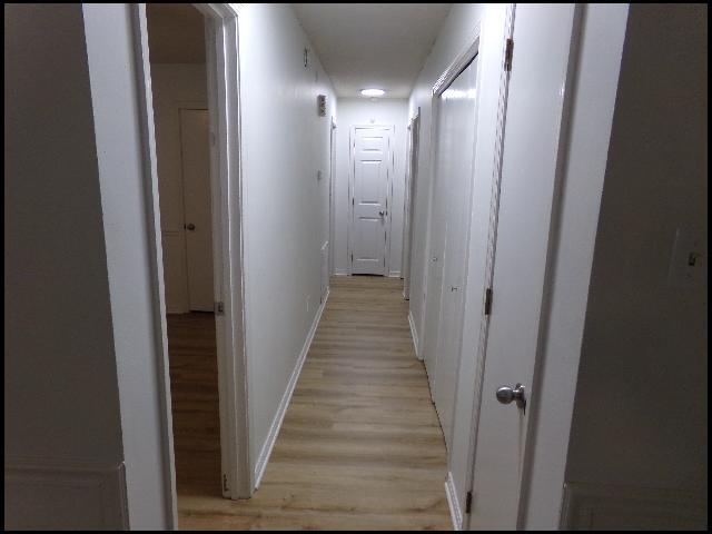 Building Photo - 400 Maxine Ave