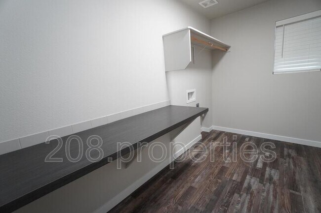 Building Photo - 13776 S Piano Ave