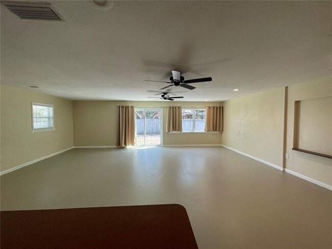 Building Photo - 6185 Deming Ave