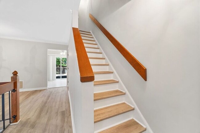 Building Photo - 439 Wynridge Dr