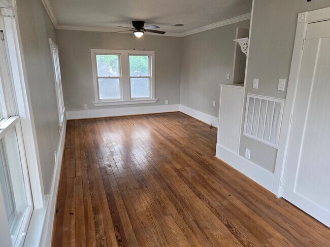 Building Photo - 1523 Avenue C