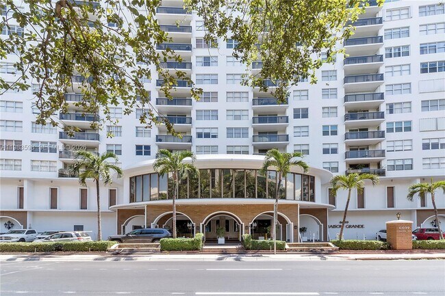 Building Photo - 6039 Collins Ave