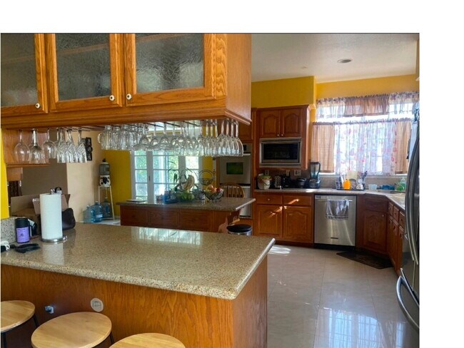 Building Photo - "Modern 5-Bedroom Sanctuary with 3 Baths and 4,353 Sq Ft of Comfort in San Bernardino!"