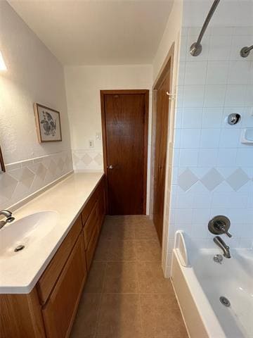 Building Photo - 720 Sandell Dr