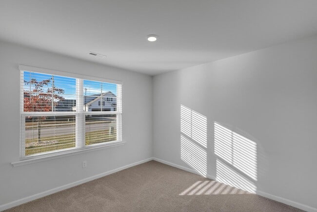 Building Photo - Holly Ridge House for Rent with Water View!