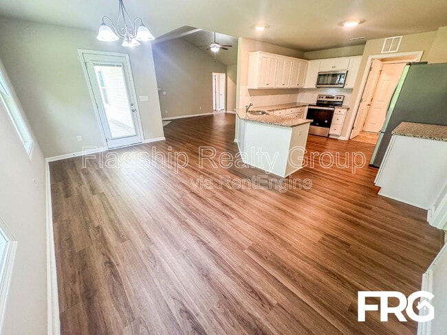 Building Photo - 110 Highland Pk Dr