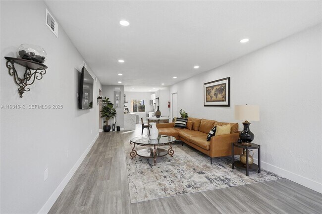 Building Photo - 1590 NW 38th St