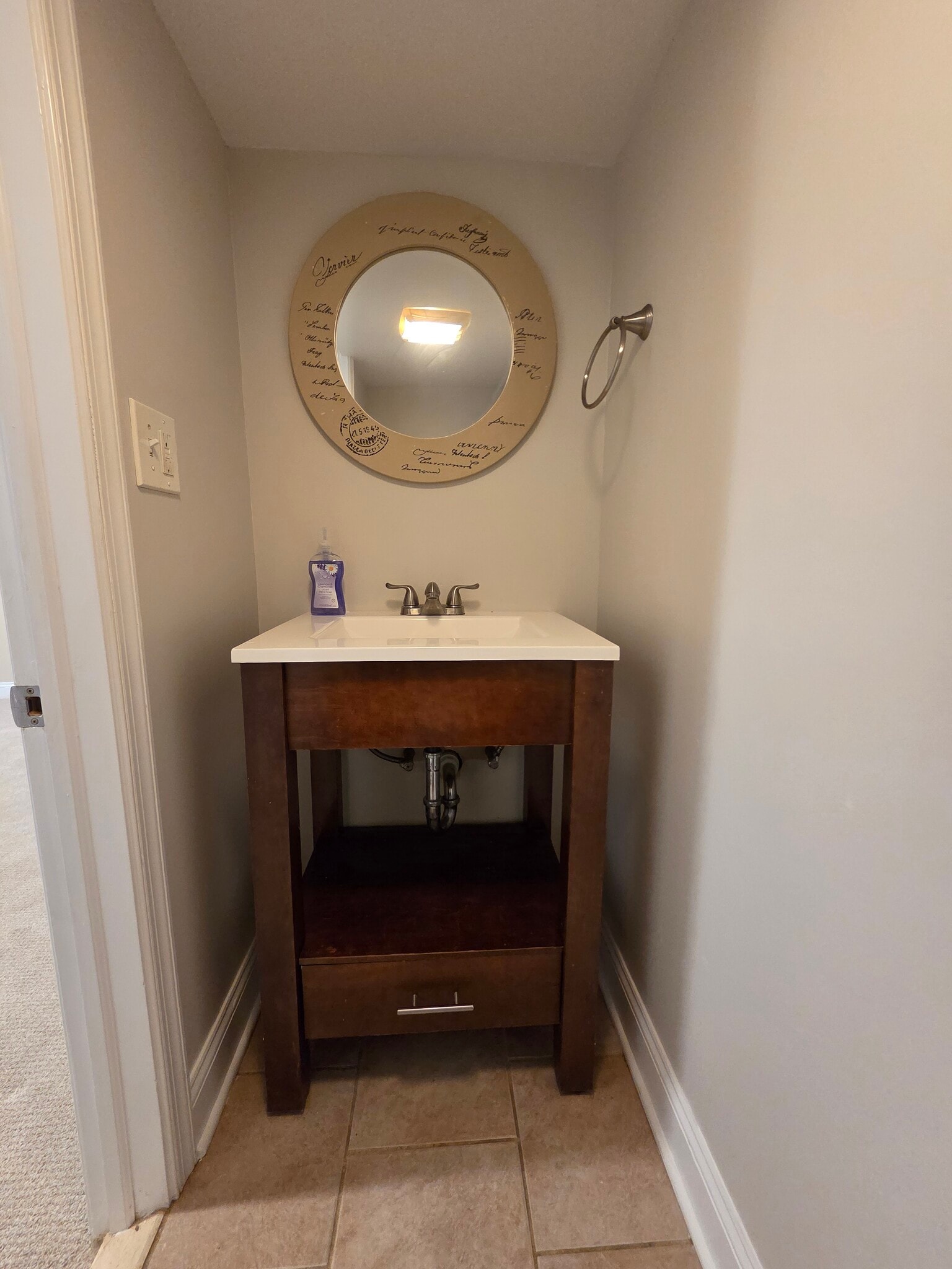 Building Photo - 204 Greenbriar Ln