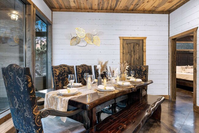 Building Photo - 222 Lost Creek Trl