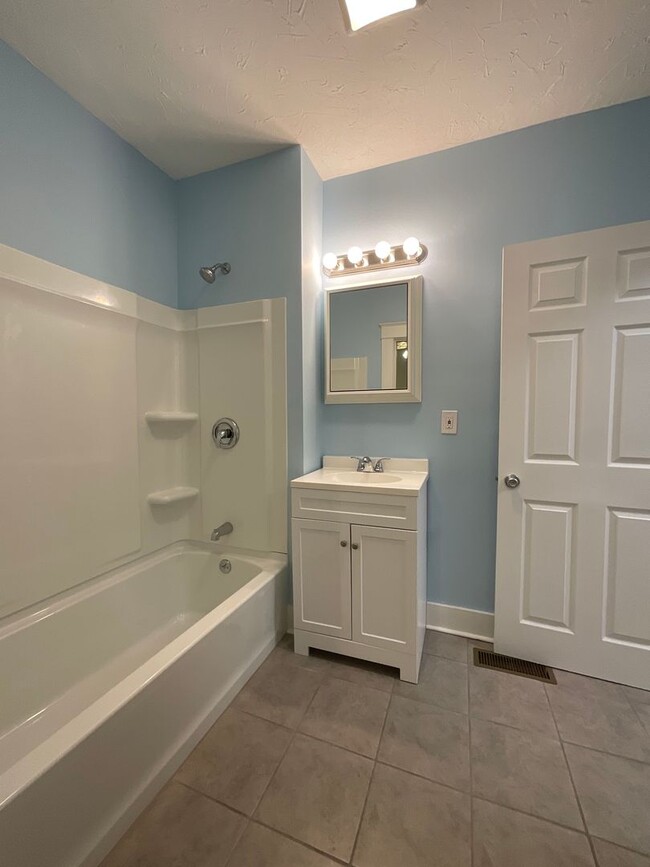 Building Photo - Very nice 2 bed/1 bath home - Morristown