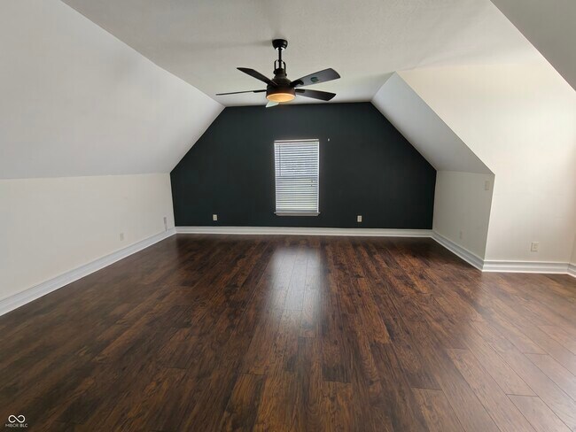 Building Photo - 802 Fern Dr