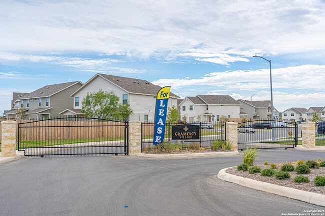 Building Photo - 7509 Astro Fld