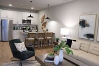 Building Photo - 1B/1B - 2nd Floor