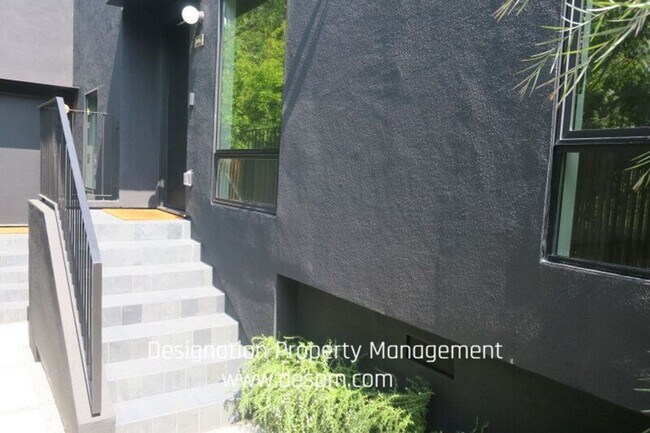 Building Photo - 3181 Verdugo Pl