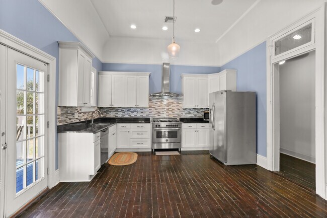 Building Photo - 1576 N Dorgenois St