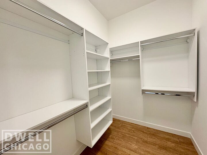 Building Photo - 26 N Sangamon St