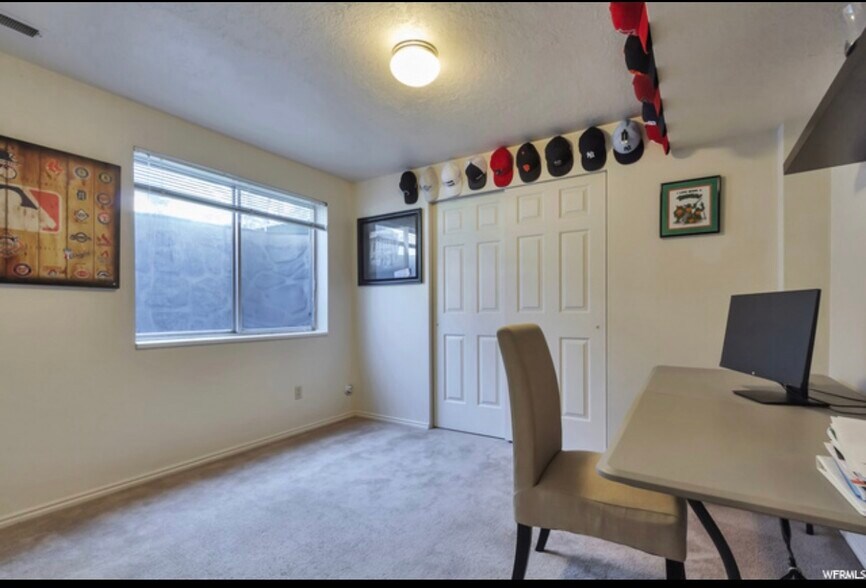 Building Photo - 9867 S Mumford Dr