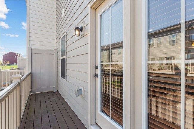 Building Photo - 410 Fairmont Dr