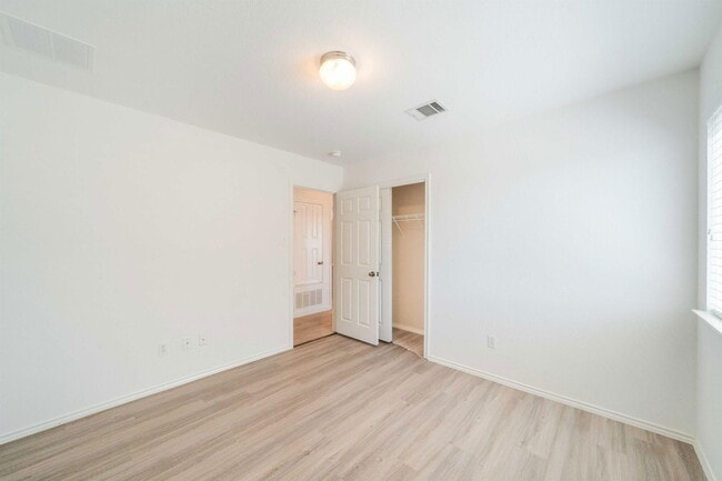 Building Photo - 1600 Big Thicket Dr