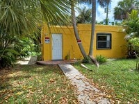 Building Photo - 510 Evergreen Dr