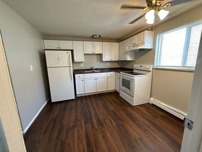 Building Photo - Cozy 2-Bedroom Rental – Perfect for Comfort & Convenience!