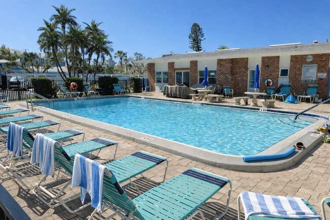 Building Photo - 5575 Gulf Blvd