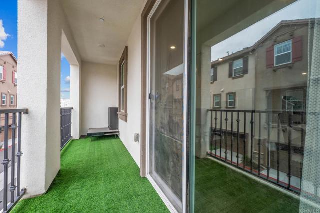 Building Photo - 40521 Melrose Dr