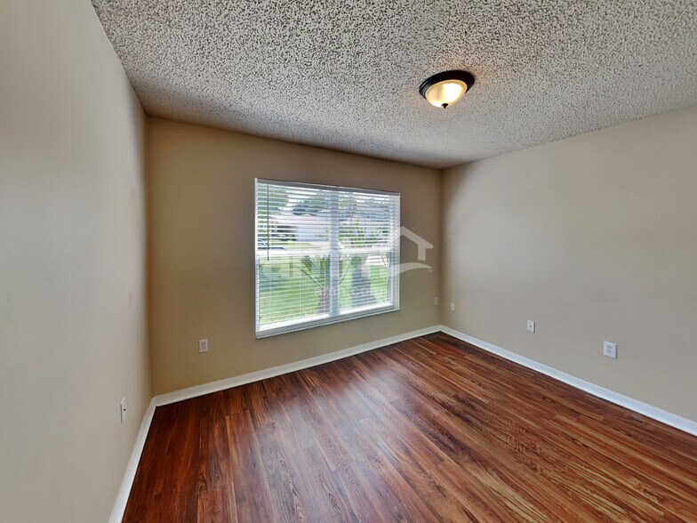 Building Photo - 224 Sawyerwood Pl