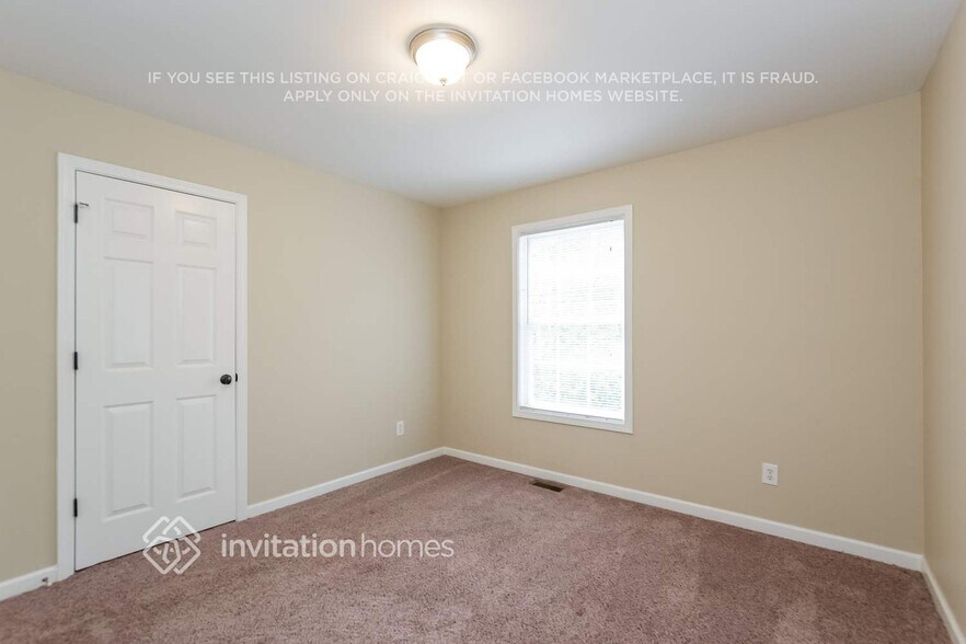Building Photo - 3669 N Hampton Dr