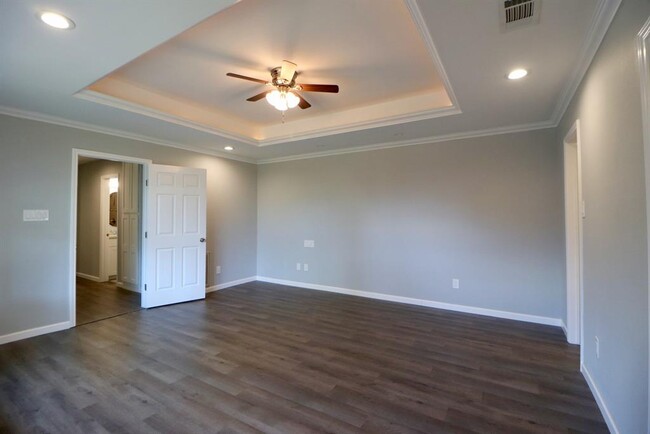 Building Photo - 5723 Cheltenham Dr
