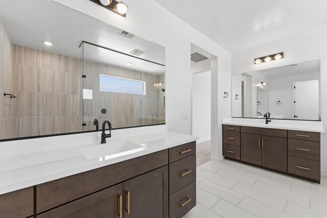 Building Photo - Luxury Waterston North Home with Private Generation Suite and Resort-Style Living
