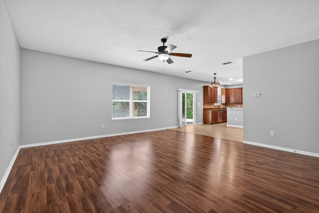 Building Photo - 112 Kildrummy Ct
