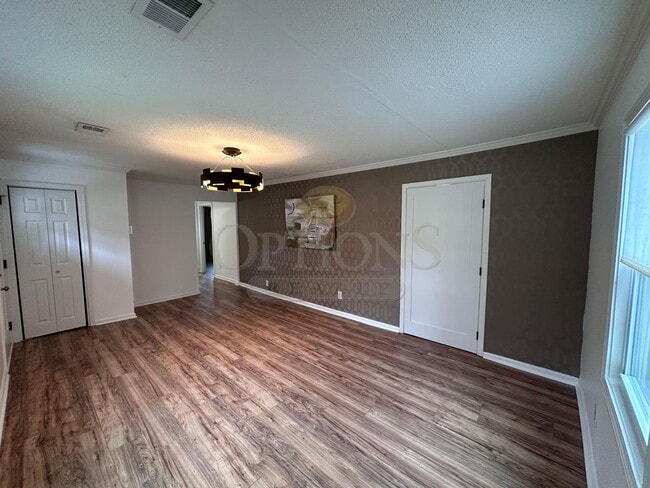 Building Photo - 3 Bedroom Home in Oakland City