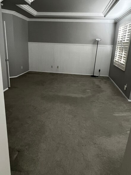Master bedroom - 24040 Dandelion Ln
