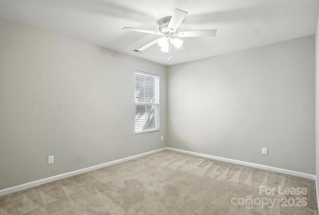 Building Photo - 1737 Hooper Court