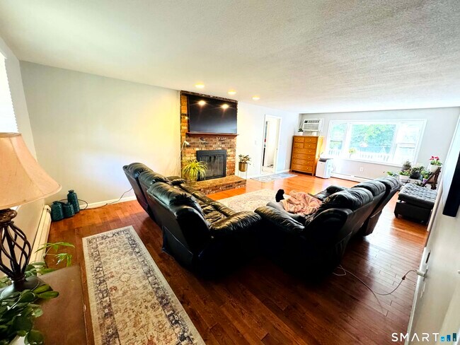 Building Photo - 31 Juniper Ln