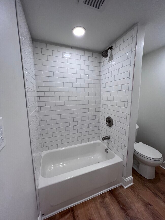 Building Photo - 421 Grove St