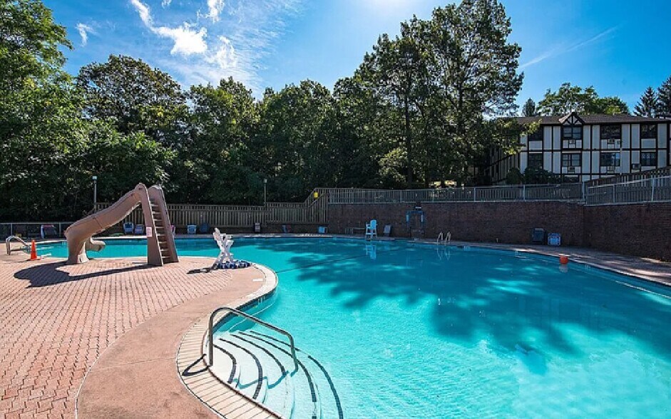 Building Photo - 328 Sierra Vista Ln