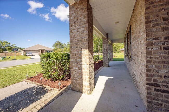 Building Photo - 9125 Bellewood Dr