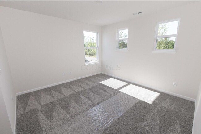 Building Photo - 105 Hutchison St