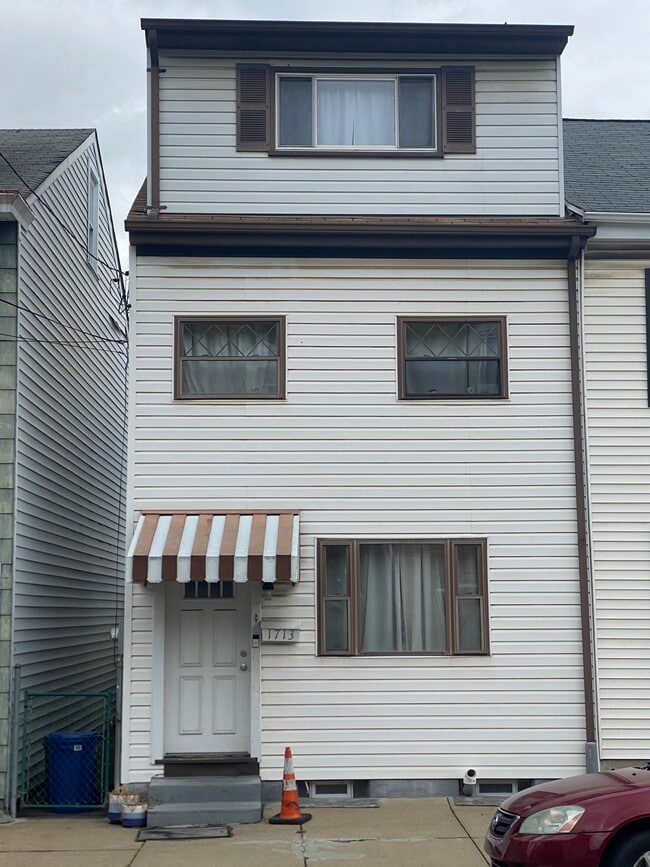 Building Photo - 1713 Mary St