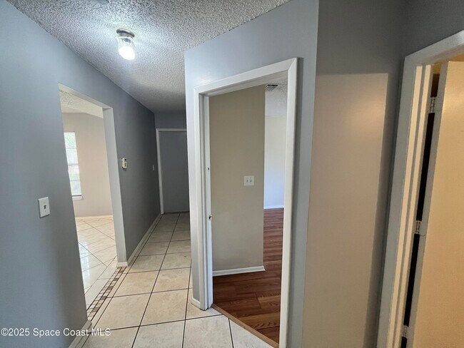 Building Photo - 1186 Lamplighter Dr NW