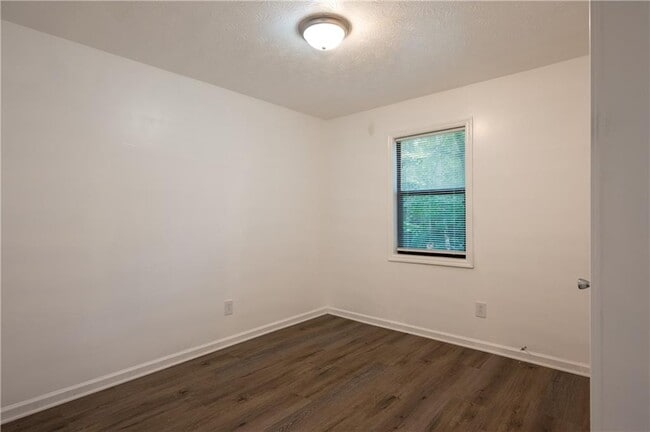 Building Photo - 414 Wall St